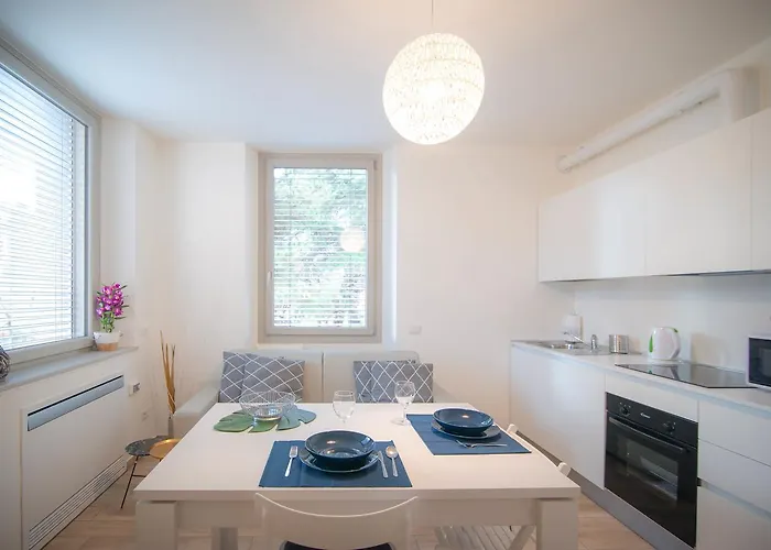 Comonfive Apartments